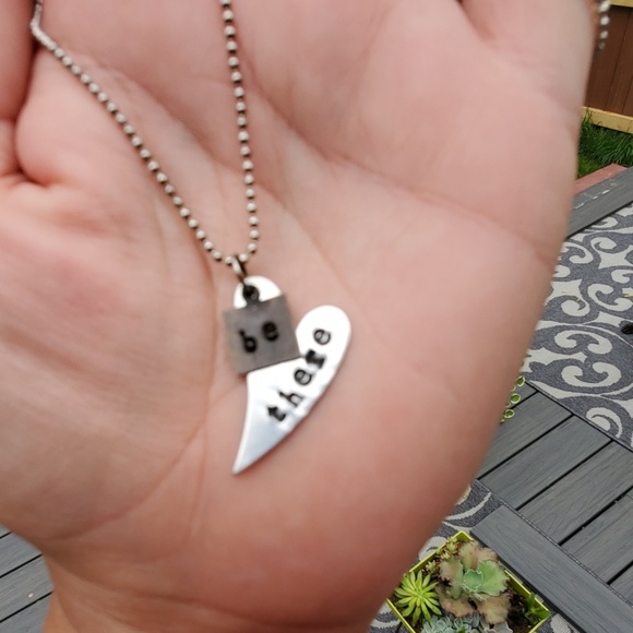 Be there hand stamped heart dangle necklace - Picture 1 of 4